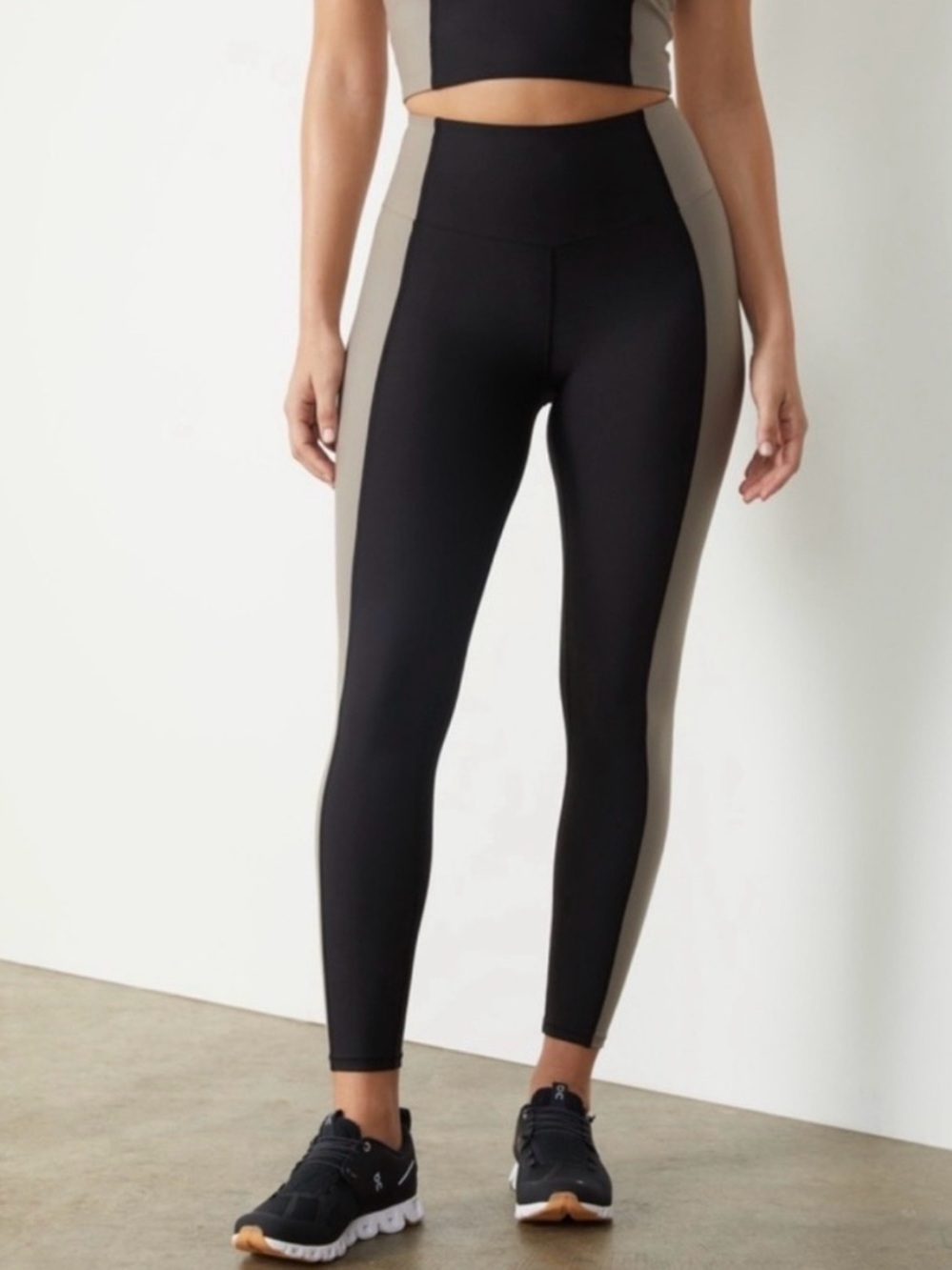 Like New! Abercrombie’s YPB High-Waist Colorblock Leggings - Black & Taupe; M